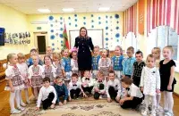Памочніца пракурора з выхаванцамі садка №58 / vitbichi.by
