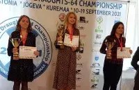 Чэмпіёнка Еўропы па шашках-64 яна Якубовіч (у цэнтры) / БДУ​