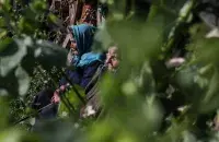 Беларускія пенсіянеркі адпачываюць на сонцы / Еўрарадыё