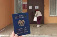 Государство требует, чтобы граждане "выписывались" из Беларуси, уезжая на ПМЖ