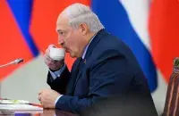 Aliaksandr Lukashenka is convincing his colleagues that Belarus will not lose its sovereignty / kommersant.ru