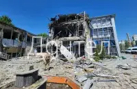 Здание ресторана после удара
