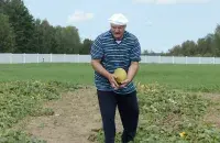 Для Лукашэнкі купілі дзве дарагія газонакасілкі
