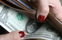 Беларуска паехала на заробкі за мяжу, а там з ёй разлічыліся фальшыўкамі
