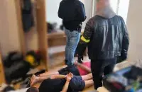 Двух белорусов задержали за угрозы пистолетом

