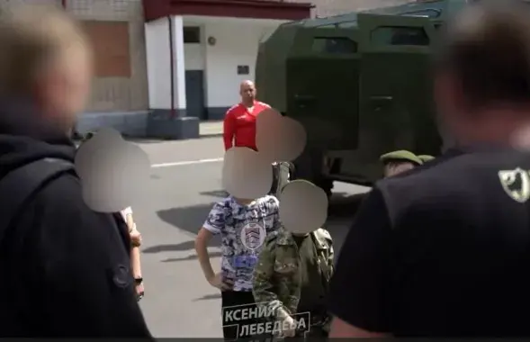 Вагнераўцы ў дзіцячым клубе / скрыншот з відэа
