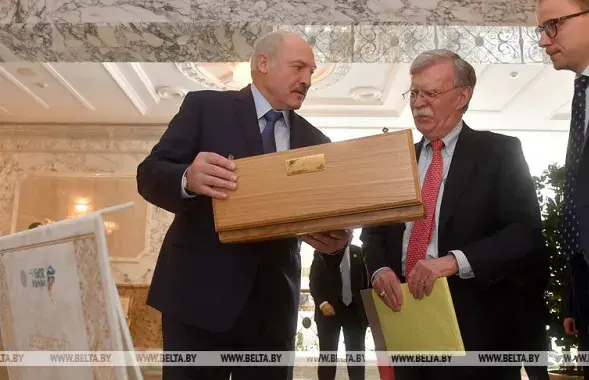 Lukashenka shows dirk for Trump / BelTA​