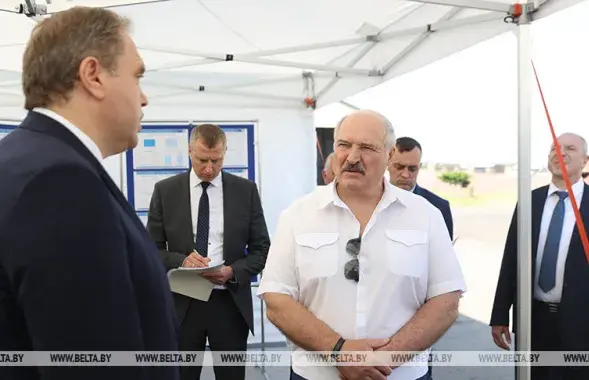 Александр Лукашенко узнал о новых санкциях во время поездки по Гродненщине / БЕЛТА​