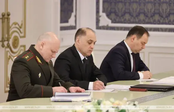 Силовики и премьер на совещании у Александра Лукашенко, 6 апреля 2021-го / БЕЛТА​