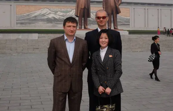 Alyaksandr Shatrou (wearing glasses) during a study tour to North Korea&nbsp;/ facebook.com/alexshatrov