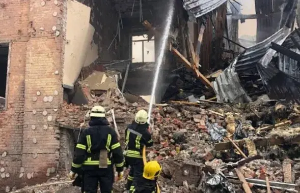 Разрушения в Харькове &mdash;&nbsp;результат ударов российской авиации / Фото спасателей