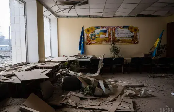 Школа в Украине после обстрелов / УНИАН​