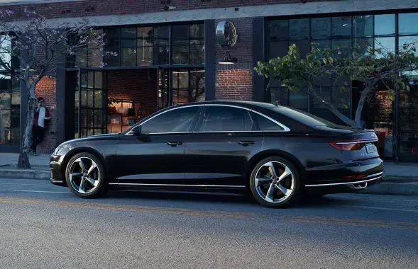 Автомобиль Audi A8 /&nbsp;Audi.com