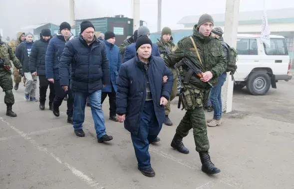 Украінскія палонныя на пункце пропуску &quot;Маёрскае&quot;&nbsp;/ Reuters