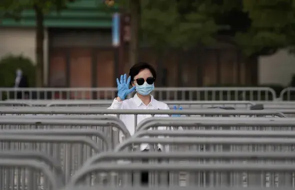 Количество подтвержденных случаев коронавируса продолжает расти / Из архива Reuters​