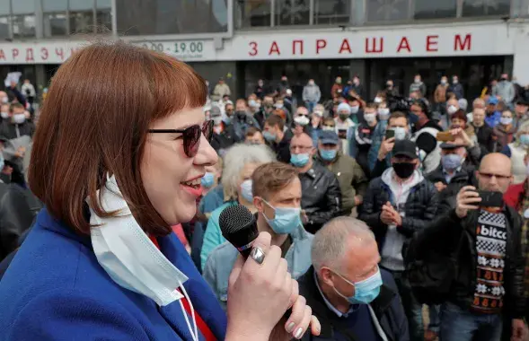 Ольга Ковалькова во время выступления на пикете в Минске, 24 мая 2020-го / Reuters