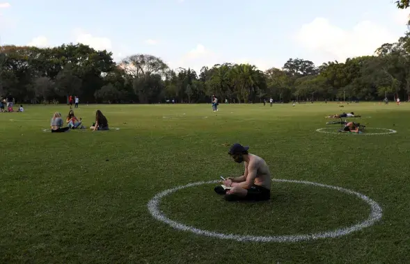 "Самоизоляция" / Reuters