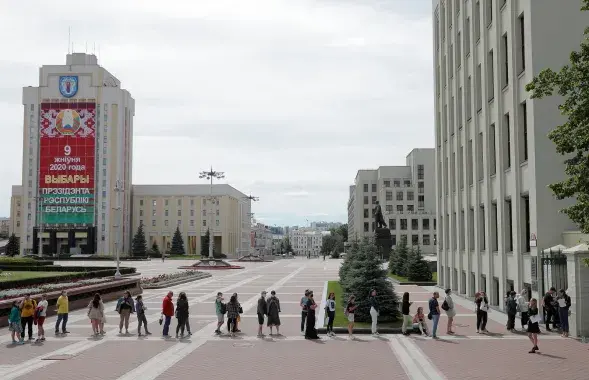 До выборов осталось менее трех недель / Reuters​