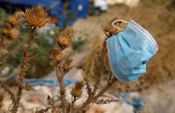 Защитная маска / Reuters