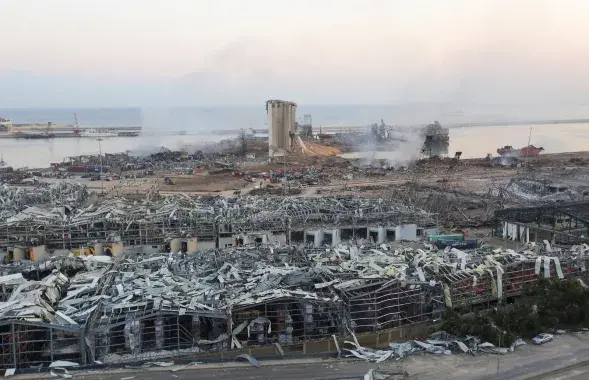 Бейрут после мощного взрыва / Reuters​
