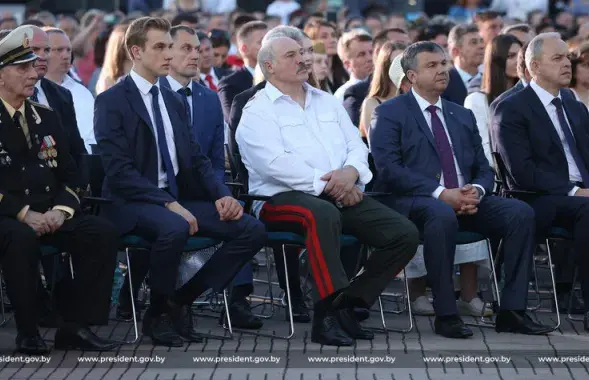 В мемориальном комплексе &quot;Брестская крепость-герой&quot; Александр Лукашенко эмоционально высказался о ЕС и санкциях / president.gov.by​