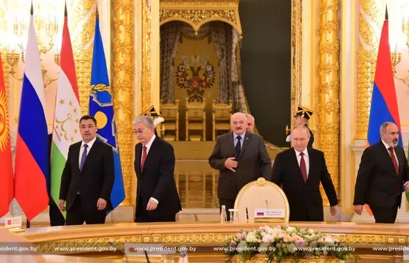 Путин в изоляции / president.gov.by​
