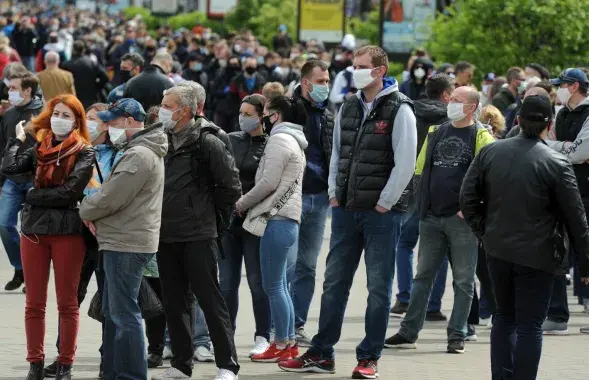 Чарга да выбарчага пікету Святланы Ціханоўскай / Еўрарадыё