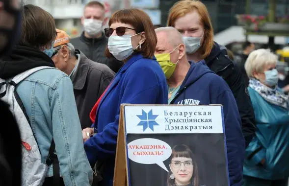 Ольга Ковалькова во время одного из пикетов на минской Комаровке / Еврорадио