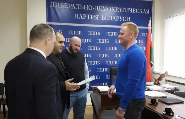 Олег Гайдукевич и Виталий Коваль (в центре). Фото со страницы Олега Гайдукевича в Facebook.​