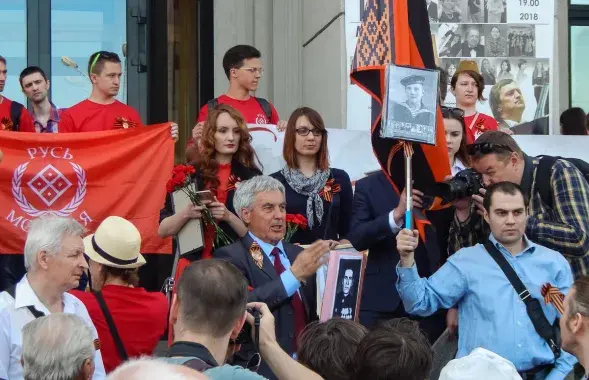 Валерый Драко (у цэнтры) /&nbsp;minskblog.livejournal.com