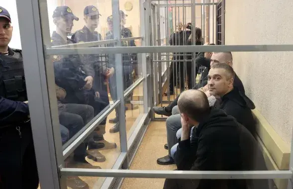У Гомельскім абласным судзе вартуюць палітвязняў, якіх судзілі па справе "Рабочага руху" / gp.by
