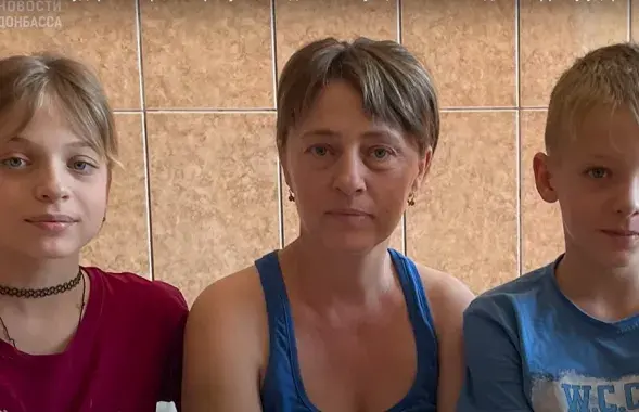 Наталля з дзецьмі Янай і Яраславам / скрыншот з відэа &quot;Новости Донбасса&quot;