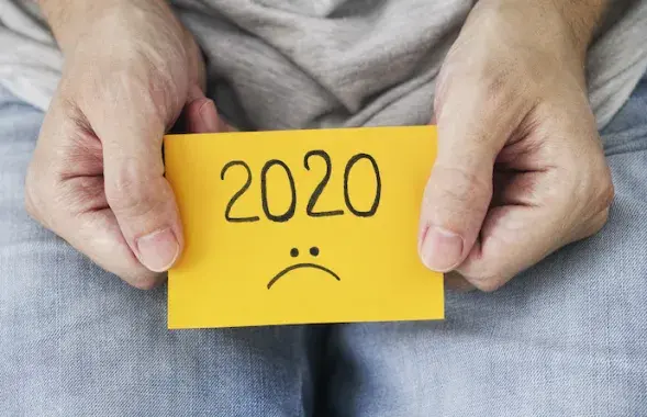2020 год ужо ў першыя месяцы сам па сабе стаў мемам &mdash; як правіла, з катэгорыі чорнага гумару.