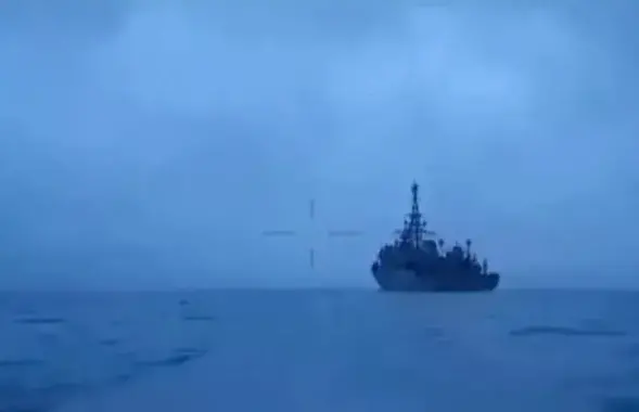 "Іван Хурс" перад атакай марскога беспілотніка / Скрыншот з відэа
