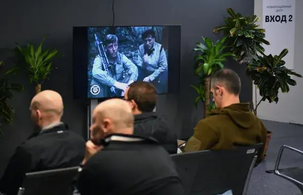 Немало граждан РФ пытается избежать мобилизации / kommersant.ru
