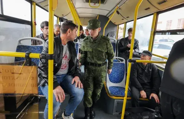 Во времена "частичной мобилизации" / kommersant.ru
