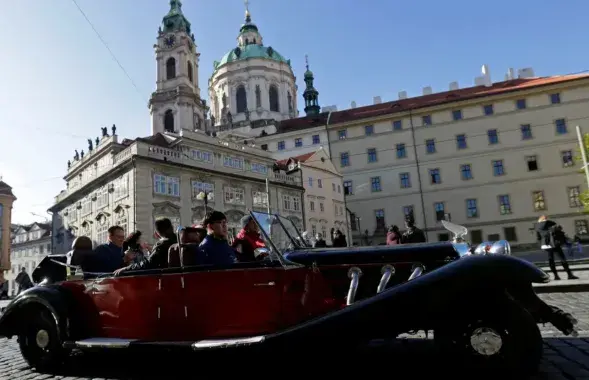 Туристы в Праге / Reuters
