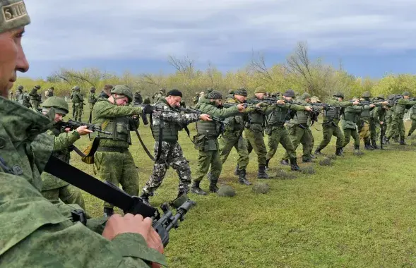 Перед отправкой на фронт / ria.ru
