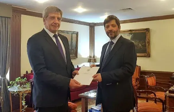 Уладзімір Астапенка (злева) / Фота пасольства Беларусі ў Аргенціне