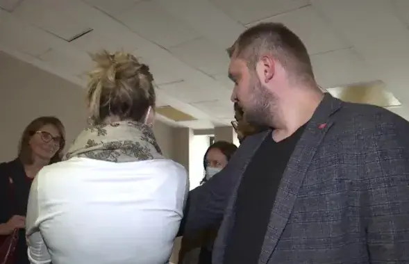 Дыпламаты ў судзе напярэдадні не сталі камунікаваць з супрацоўнікам СТБ Рыгорам Азаронкам / @Azarenok_TV​