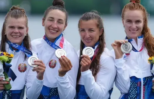 Беларускія байдарочницы на алімпійскім п&#39;едэстале / НАК