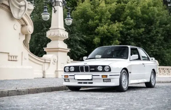 BMW из 90-х.
