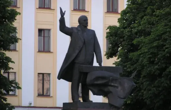 Lenin monument in Barysau