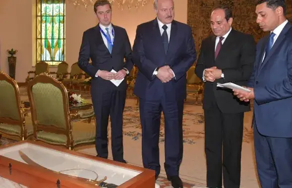 Меч для Лукашенко / president.gov.by