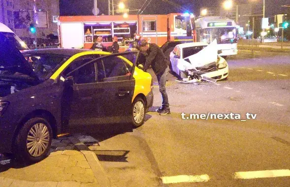 Свидетели происшествия говорят, что водитель арендованного авто повернул на красный свет.