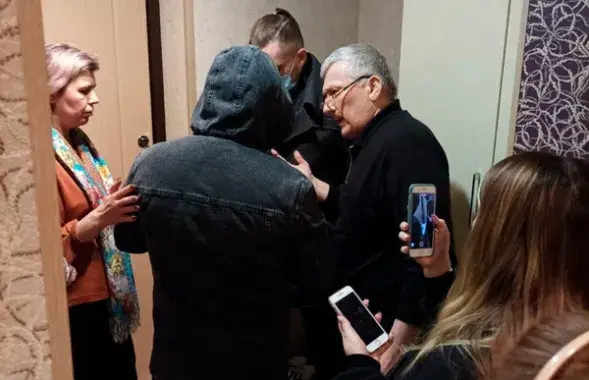 Жонку суддзі ў адстаўцы Зарэму Мусаеву сілай вывезлі з Ніжняга Ноўгарада ў Грозны / @against_torture​