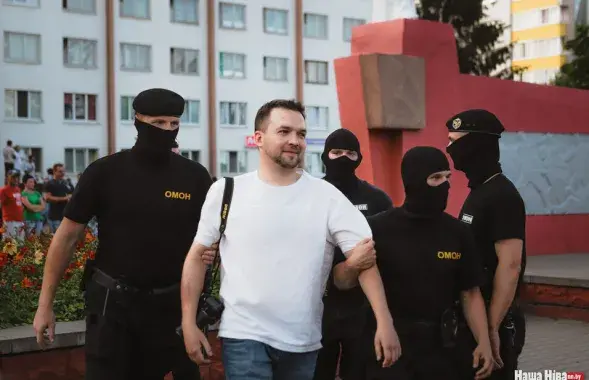 Задержание Влада Яроты с сайта SlutskGorod / nn.by