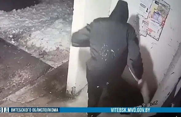 Інцыдэнт трапіў на камеру відэаназірання / @uvd_vitebsk​