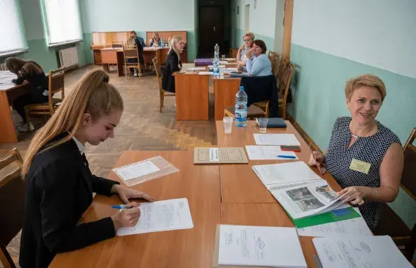 Массовый отъезд белорусов за границу сильно сказывается на работе высших учебных заведений / Еврорадио