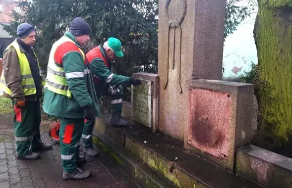 Памятник в городе Лешно